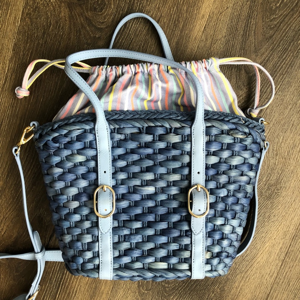Gorgeous straw woven drawstring summer bag. New!